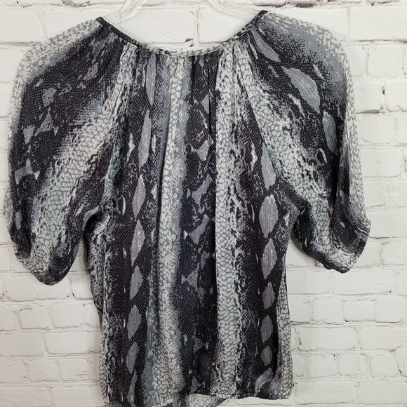 Bebe 100% silk Snake skin print Blouse size Small - Picture 2 of 8
